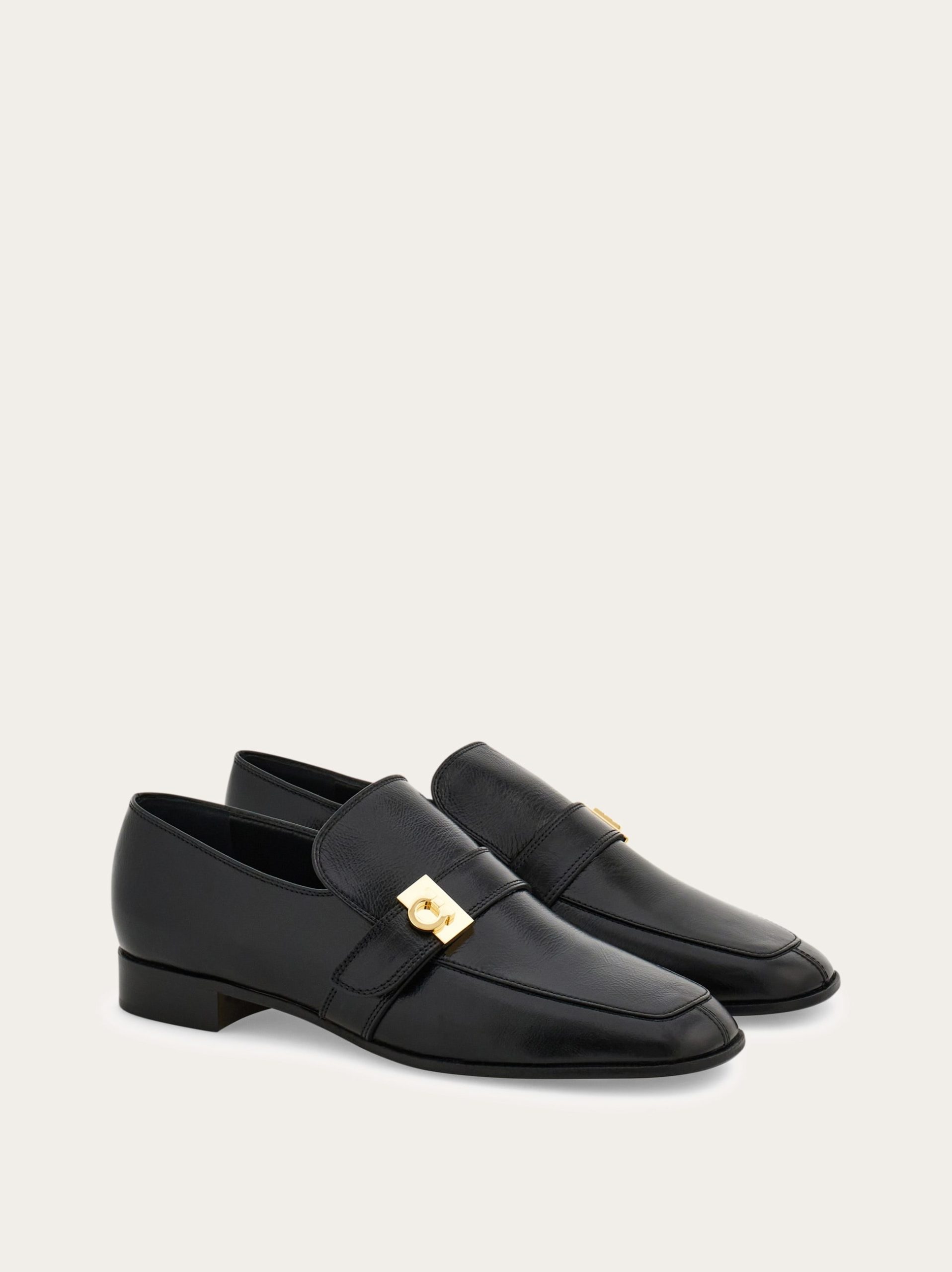 Ferragamo Hug buckle loafer - Image 4